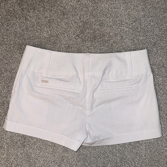 White dressy shorts by Guess size 28 🤍 - Picture 2 of 9
